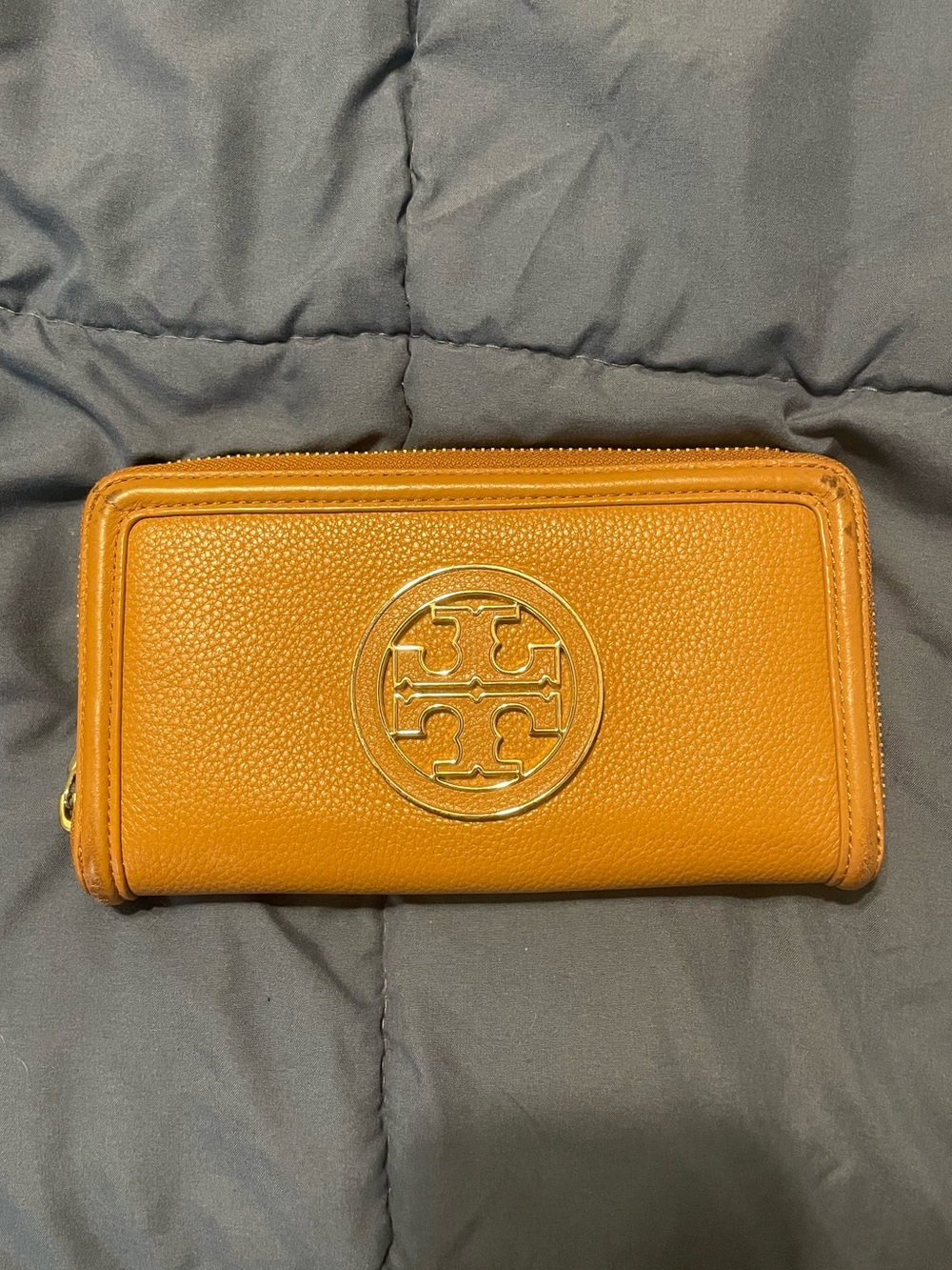 Tory Burch Amber Pebbled Leather Zip Wallet with Gold Logo